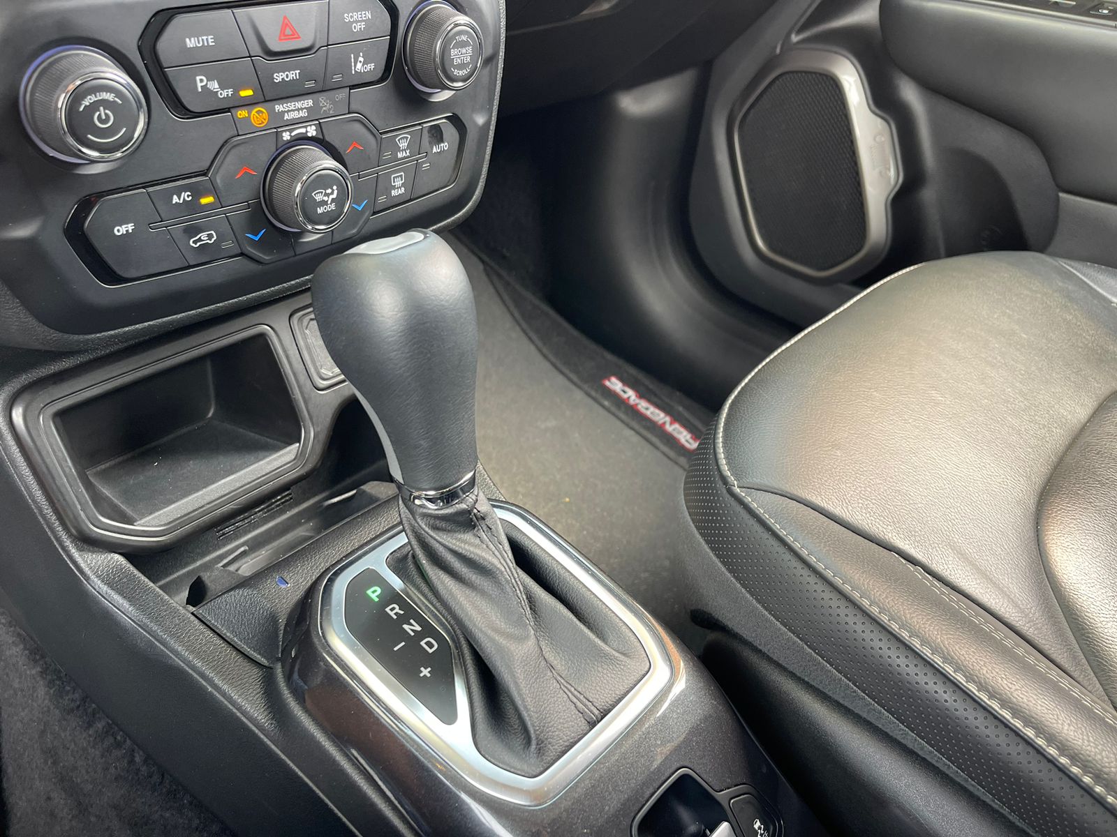 JEEP RENEGADE 2022 — Bernardo Autos Taubaté — foto 17